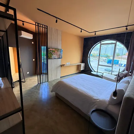 Omw Hotel Vorë