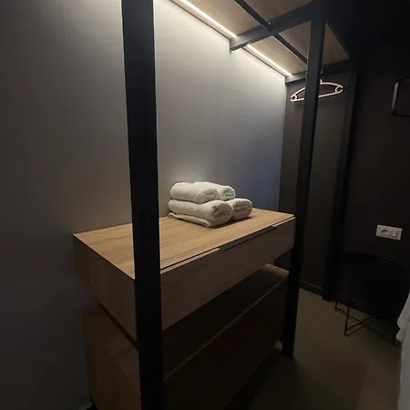Omw Hotel Vorë